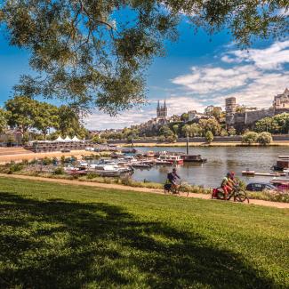 Cale de la Savatte à Angers avec vue sur la Maine