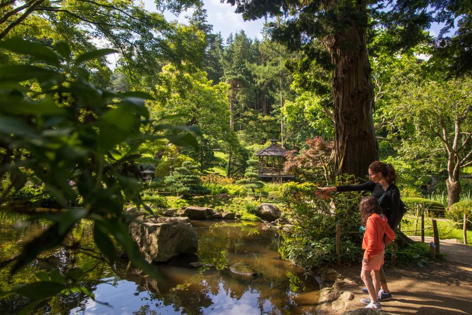 Maman et sa fille au parc oriental de Maulévrier