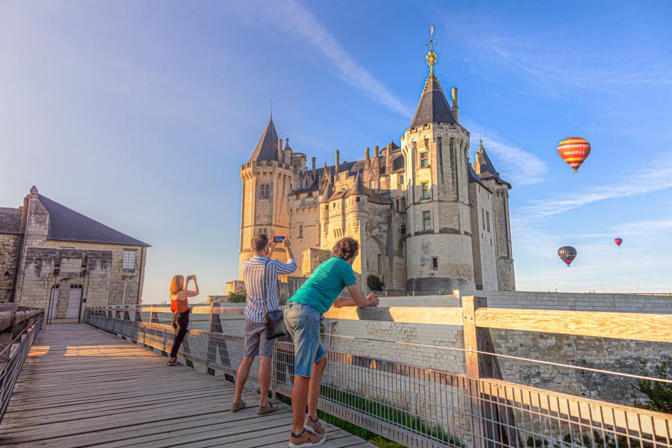 Vue sur le château de Saumur depuis la passerelle