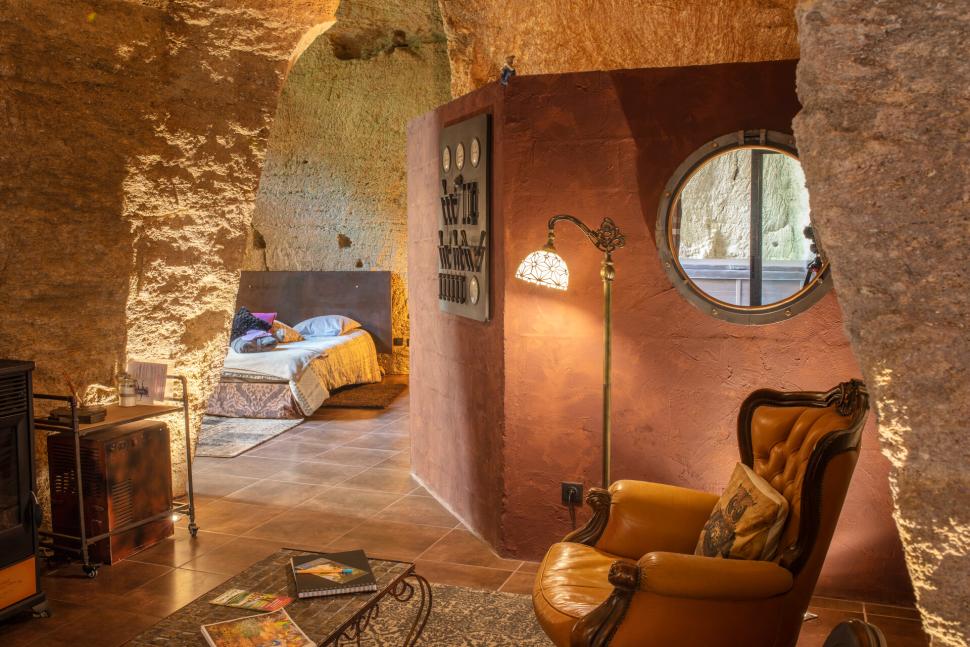 Vue intérieure d'une chambre troglo