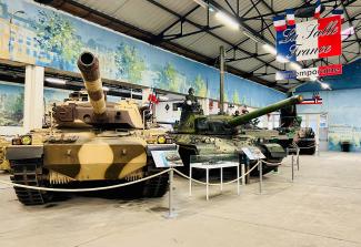 Blindés français, exposés dans un musée 