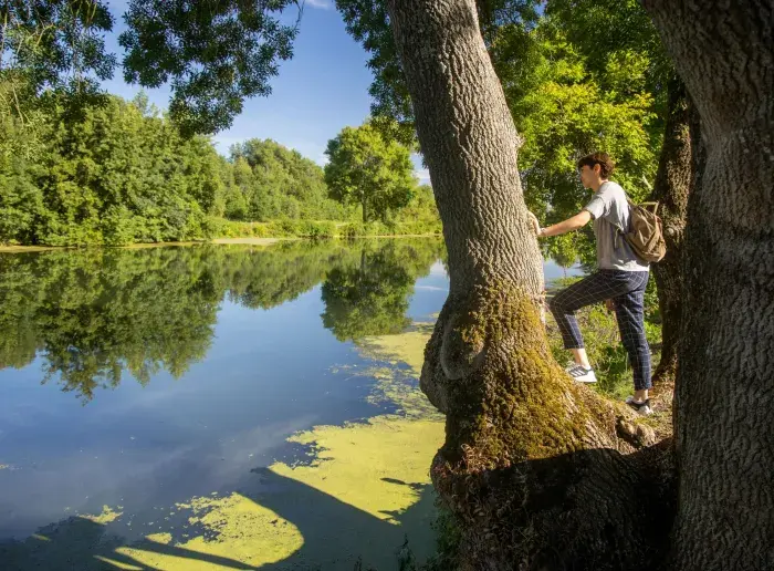 Randonneur bord du Loir